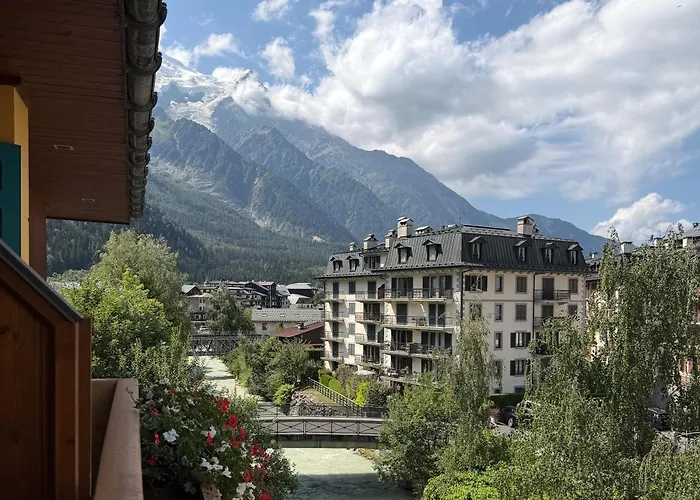 Les Gourmets - Chalet Hotel